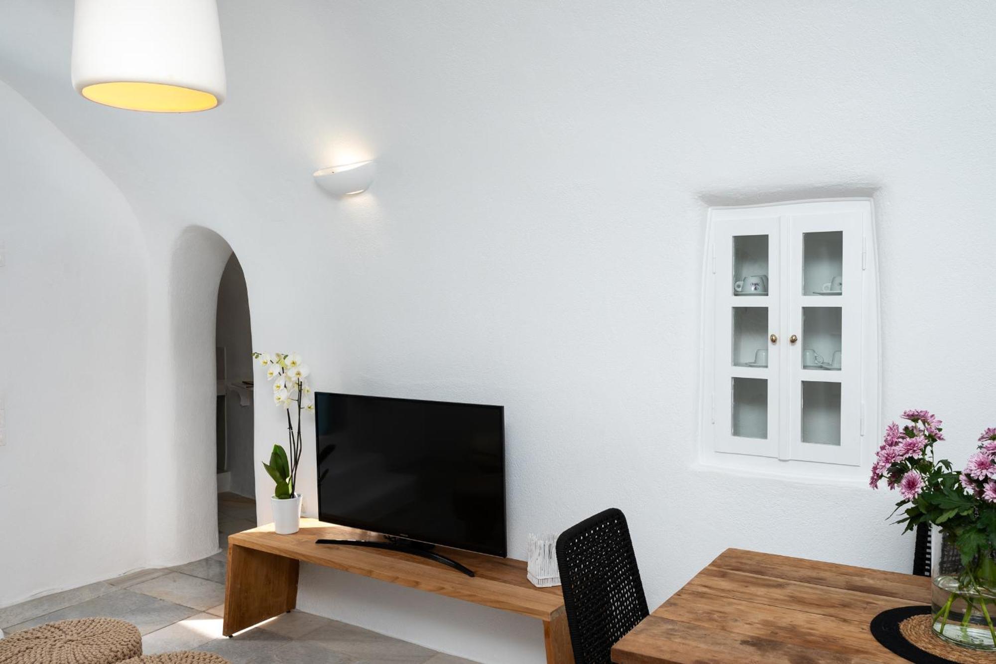 Nano Oia Villas Exterior photo
